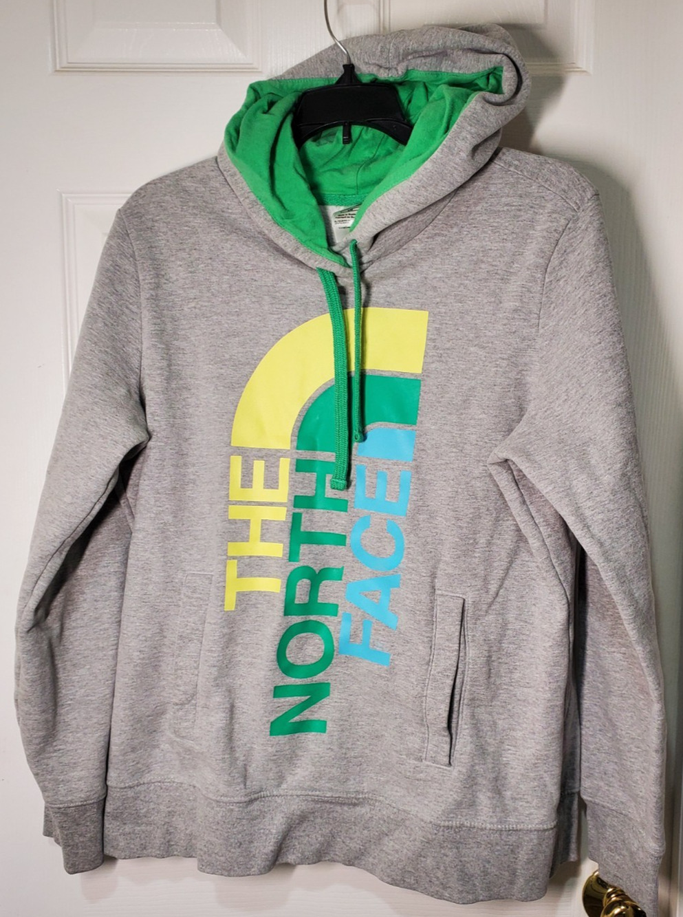 The North Face Women’s Large Gray Pullover Hoodie Logo Graphic Sweatshirt L/G